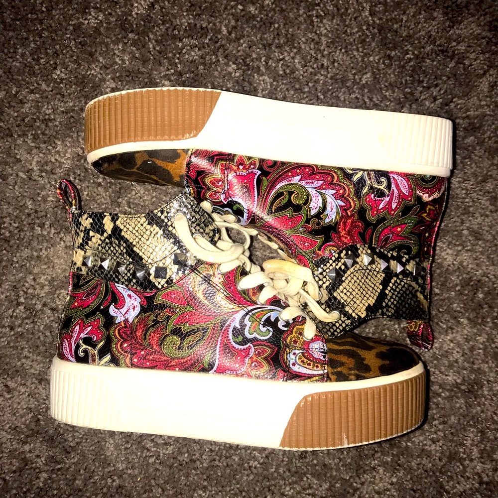 JESSICA SIMPSON Platform Sneakers